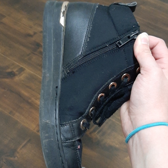 High top shoes - Picture 2 of 3